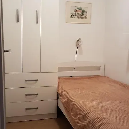 Ljerka アパート *